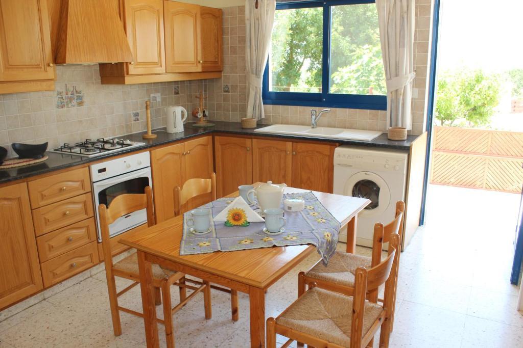 Kavalla Forest Villas Paphos Room photo